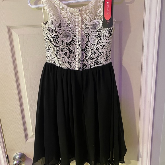 Lace top dress - Picture 4 of 5